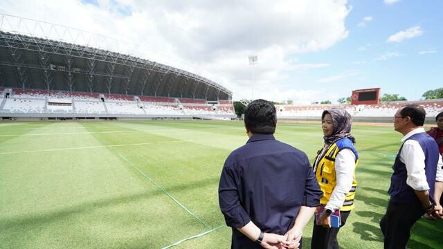 Ketua Umum PSSI, Erick Thohir saat meninjau Stadion Gelora Sriwijaya Jakabaring, Palembang. (ist)